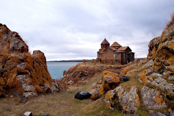 ԱՆՀԱՏԱԿԱՆ ԷՔՍԿՈՒՐՍԻԱ. Սևանա լիճ, Հայրավանք, Նորատուս, Սելիմի լեռնանցք, Ջերմուկ քաղաք և ջրվեժ, Արենի գինեգործարան