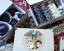 Հայկական տարազների, հայկական խոտաբույսերից թեյերի և փայտե հուշանվերների պատրաստում