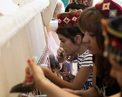 Գորգագործության վարպետաց դաս - Մենձ էր քարայրում