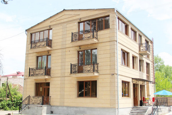 Լոռի Բերդ հյուրանոց