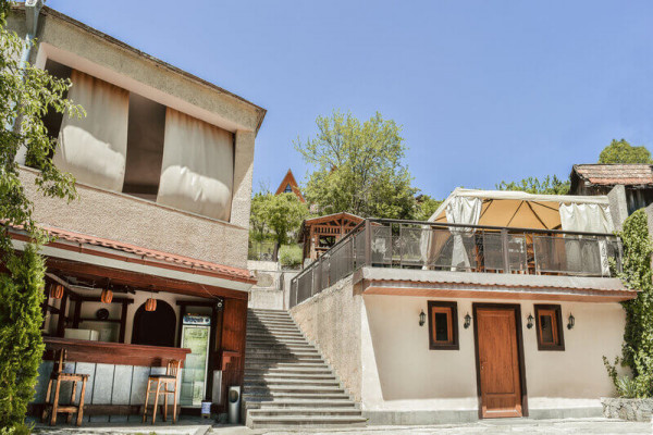 Միմինո հյուրատուն