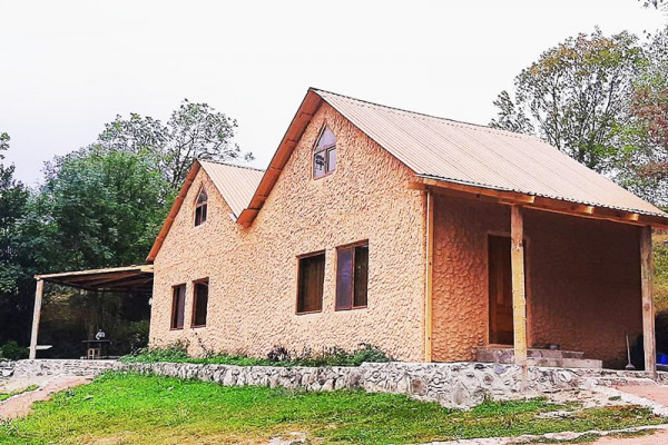 Քոթեջներ «Քարի լիճ» արկածային այգում