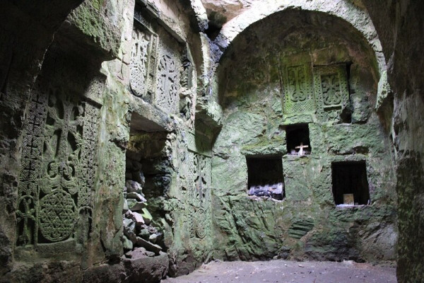 Քայլարշավ դեպի Ջուխտակ վանք-Մաթոսավանք՝ Ռուզան Ամիրյանի ուղեկցությամբ